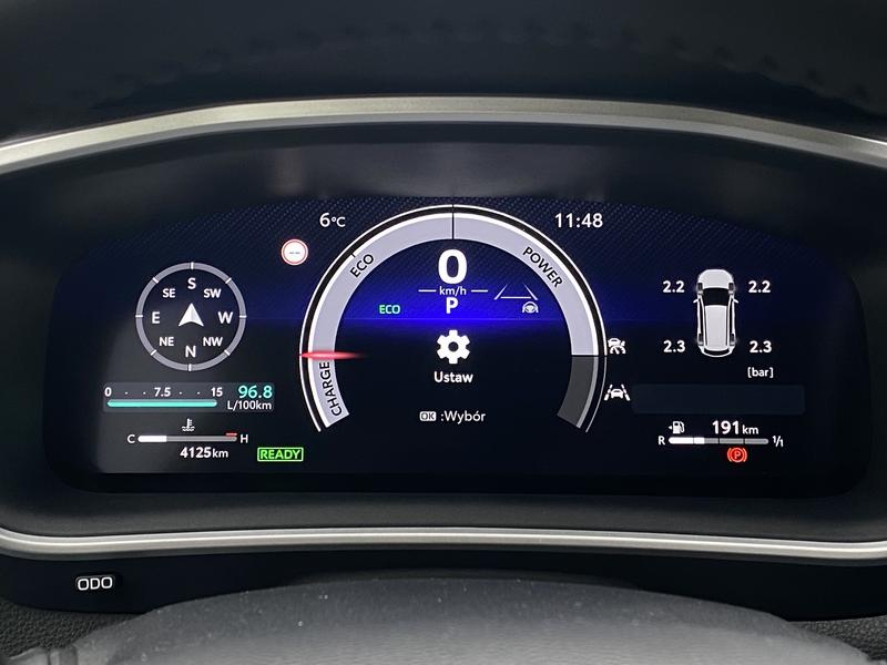toyota-corolla-cross-2-0-hybrid-awd-i-jak-wypada-bestseller-w-nowej