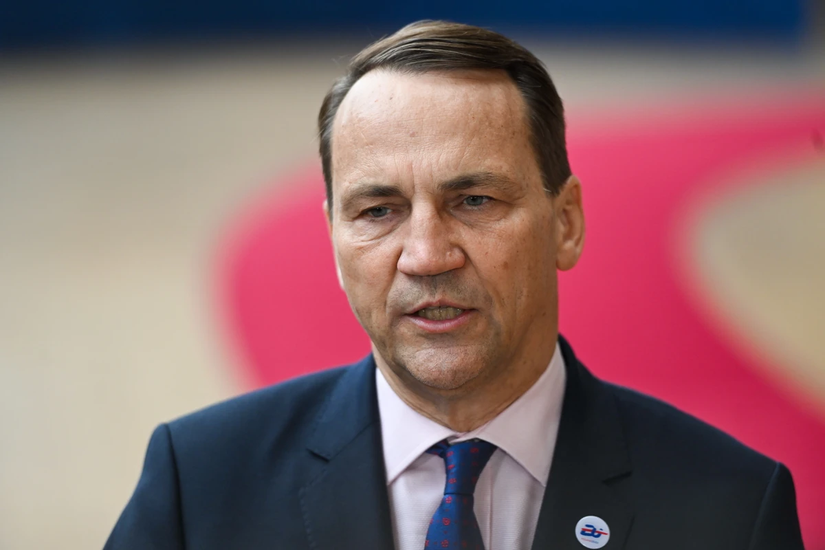 "Hungary is blocking the process of Ukraine's accession to the EU." Sikorski appeals to the opposition