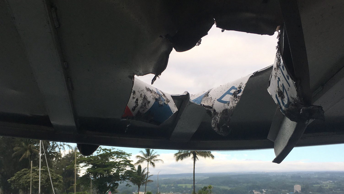 Hawaje: kula lawy spadła na statek z turystami