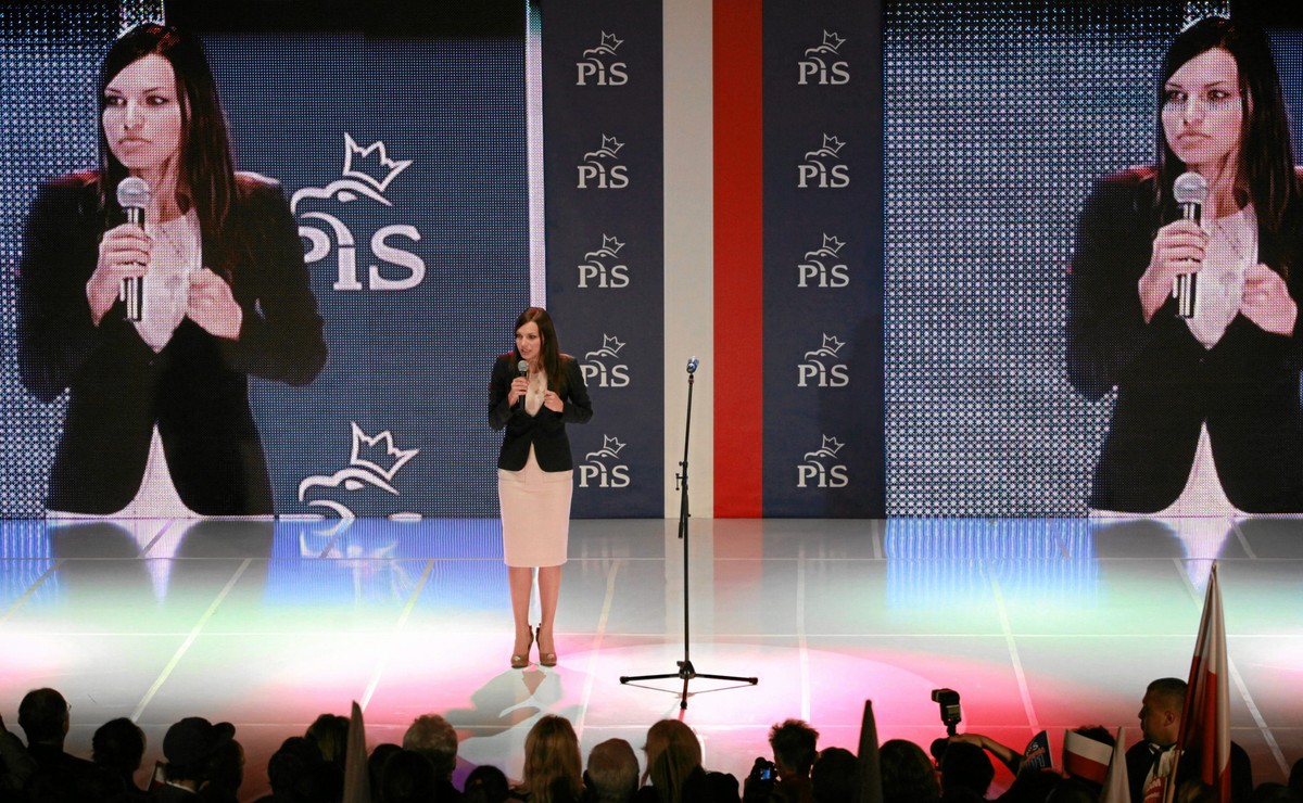 Sylwia Ługowska w czasie konwencji PiS w Łodzi w 2011 roku