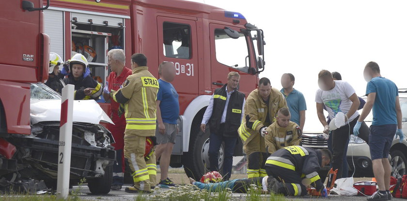 Tragiczny wypadek pod Świdnicą. Nie żyją dwie osoby