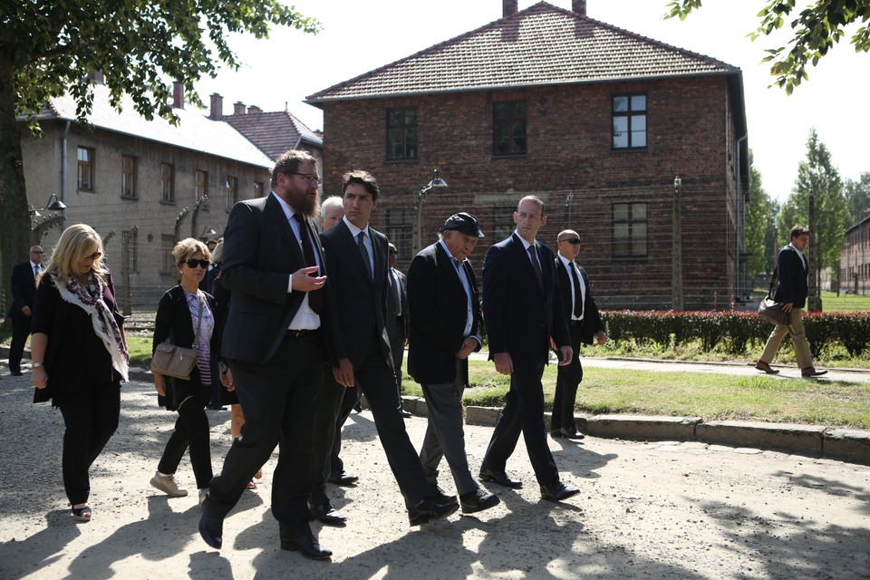 OŚWIĘCIM KL AUSCHWITZ JUSTIN TRUDEAU (Piotr M.A. Cywiński, Justin Trudeau, Nate Leipciger)