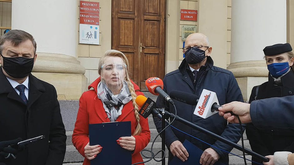 Politycy PO protestują przeciwko zawetowaniu budżetu UE