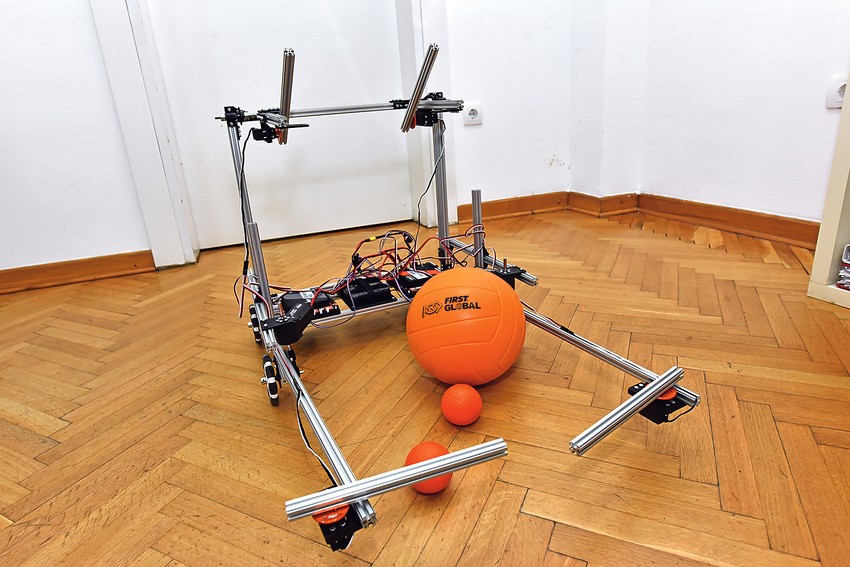 Robot će nositi i obležje naše kulture,   narodnu nošnju