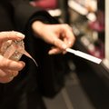 Nielegalny handel perfumami. Sąd może nakazać zniszczenie oryginalnych produktów