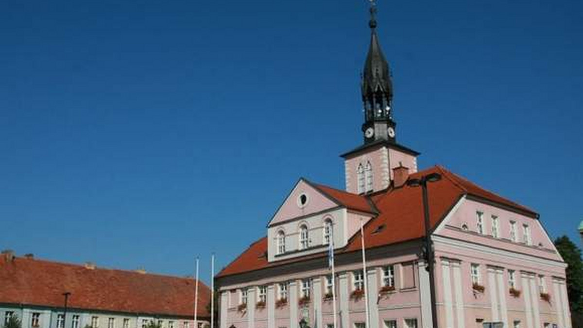 Na cmentarzu miejskim w Międzyrzeczu ma stanąć obelisk upamiętniający ofiary katastrofy smoleńskiej.