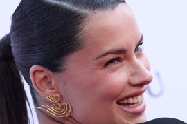 Adrijana Lima tvrdi da zbog OVE 3 STVARI u 43. godini izgleda kao devojka i u SRBIJI MOGU DA SE KUPE ZA 530 DINARA ZAJEDNO, a jedna i da se napravi kod kuće