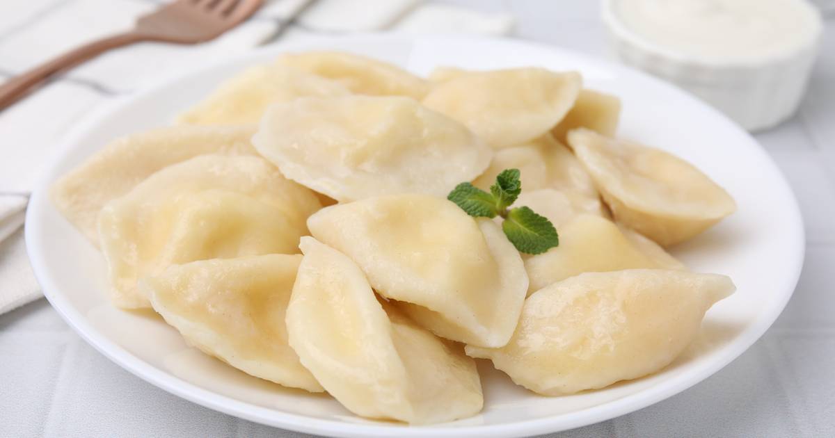 Te pierogi z Biedronki to kulinarny hit. Dietetyczka zachwala gotowe danie