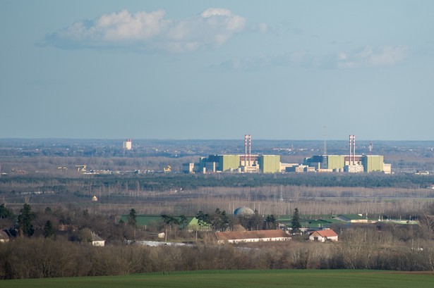 Węgry uzgodniły z Rosją przyspieszenie rozbudowy elektrowni jądrowej Paks