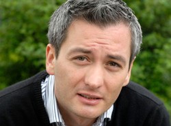 Biedroń: Tonący gejów się chwyta