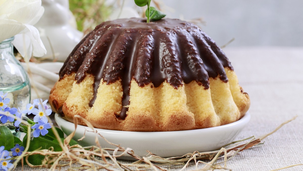 Cytrynowa babka wielkanocna bez pieczenia. Zdrowsza od tradycyjnej