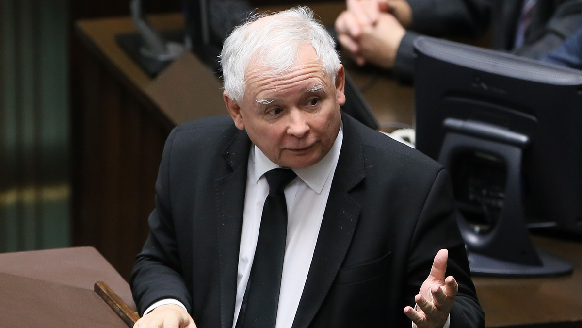 Prezes PiS Jarosław Kaczyński zdecydował o odwołaniu dotychczasowych szefów partyjnych struktur w kilku okręgach - m.in. nowosądeckim, toruńskim, łódzkim i opolskim; podzielony zostały okręg wrocławski - dowiedziała się PAP w kierownictwie partii.