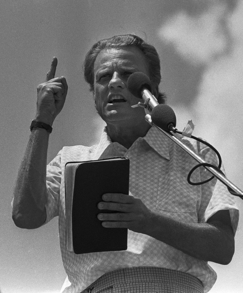 Grejem drži govor u junu 1972. u Dalasu, Teksas