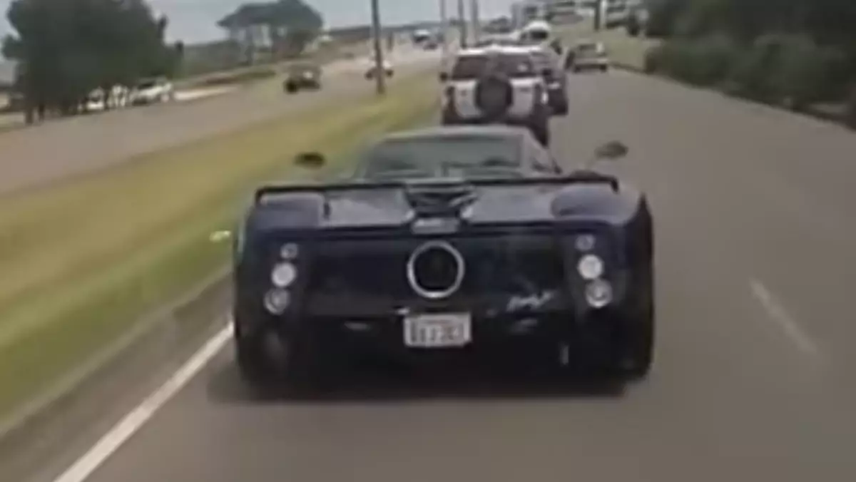 Zagapił się i.... wjechał w Pagani Zonda F