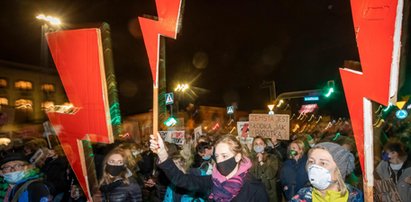 Największe protesty od upadku komunizmu - tak strajk kobiet widzą zagraniczne media