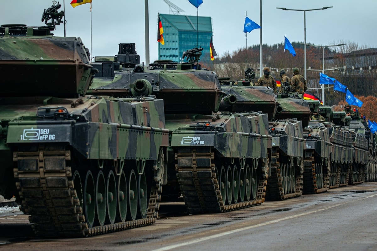 Media ujawniają plany Trumpa wobec NATO. "Pierwszy krok do wyjścia z Sojuszu"