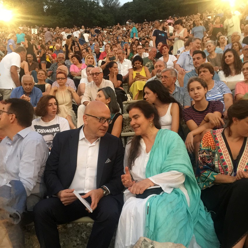 Ministar Vladan Vukosavljević i grčka ministarka kulture i sporta Lidija Konjordu, Peloponez, premijera predstave "Pluto"