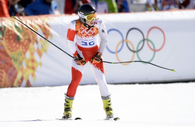 Szwajcarka Fabienne Suter była najszybsza podczas drugiego treningu zjazdu podczas igrzysk w Soczi. <b>Karolina Chrapek zajęła 45. miejsce tracąc do Suter niemal 5 sekund.
Zjazd kobiet do superkombinacji zaplanowano na poniedziałek, a odrębny zjazd pań odbędzie się w środę.