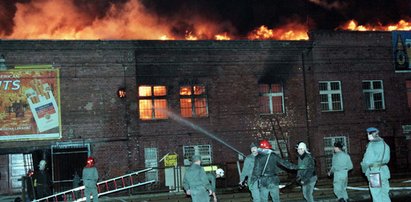 Tragiczne sceny w Gdańsku! 7 ofiar śmiertelnych, 300 poparzonych. Minie 25 lat od pożaru hali Stoczni Gdańskiej