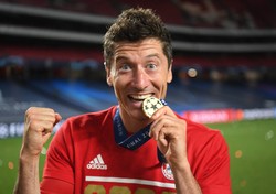 Robert Lewandowski dostał gratulacje od... zespołu Metallica! [FOTO]