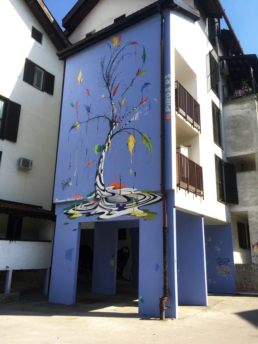 Drvo života u Ulici Nikole Dobrovića 6 oslikao je Petar Popović Piros