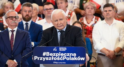 Szok! Zaskakująca teoria Kaczyńskiego o Tusku. "Można powiedzieć: z wielkiej ulewy pod rynnę"