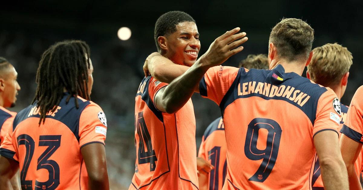 Liga Mistrzów. Lewandowski pierwszy raz w podstawowym składzie Barcelony, ale gole strzelał Rashford