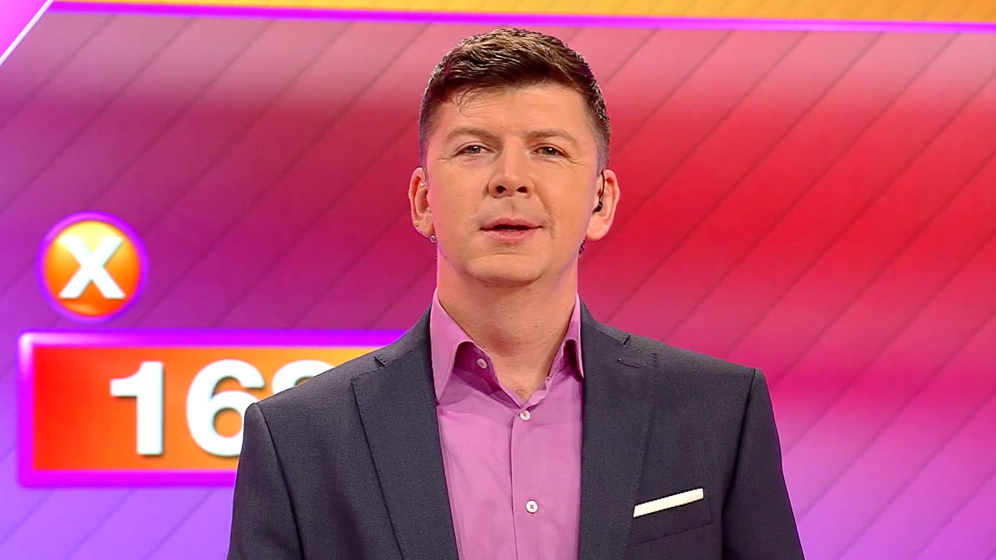 Andrej Bičan bol dlhé roky moderátorom šou 5 proti 5. 
