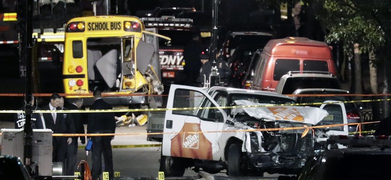 Terrorysta taranował furgonetką ludzi na Manhattanie, są ofiary. Sprawca krzyczał "Allahu akbar!"