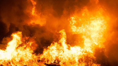 Tűzvész: 79 embert kellett kimenekíteni a gyorsan terjedő tűz miatt Georgiában