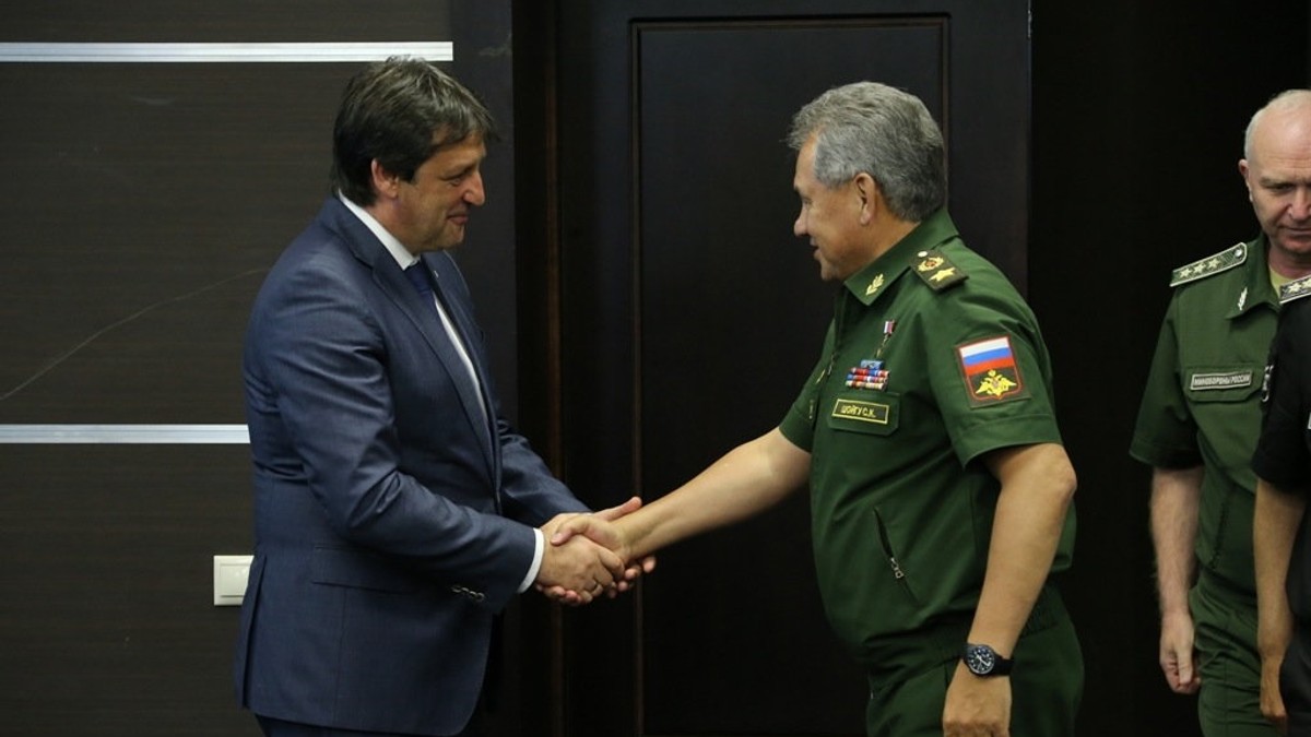 654410_bratislav-gasic-sergej-sojgu-01tanjugfoto-vadim-savitsky