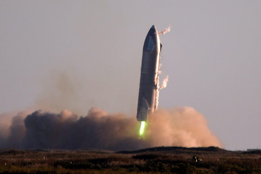 Eksplozja rakiety SpaceX podczas testu w Teksasie. WIDEO