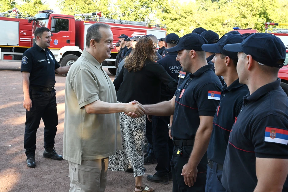 Vatrogasci povratak Ivica Dačić