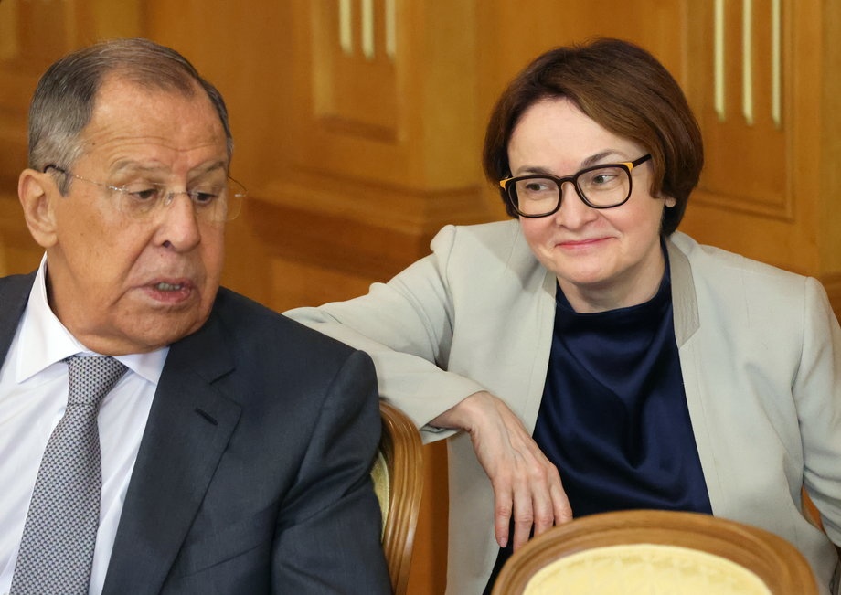 Elwira Nabiullina i Sergiej Ławrow, szef rosyjskiego MSZ