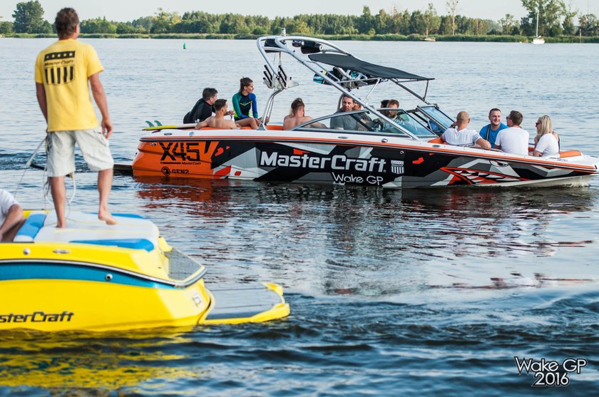 Wszystko zaczęło się od wakeboardu, który szturmem zdobył serca fanów letnich sportów wodnych