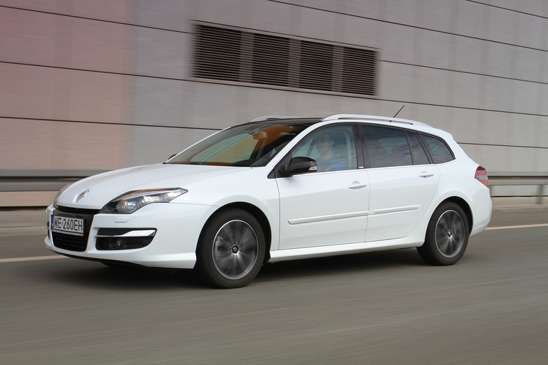 Oszczędne auta używane za 30-50 tys. zł: Renault Laguna III FL 2.0/140 KM z 2014 r.