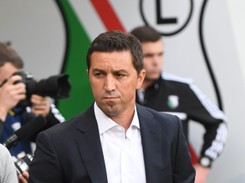 Besnik Hasi nie jest już trenerem piłkarzy Legii Warszawa. Zastąpi go Aleksandar Vukovic