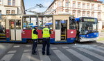 Wypadek w Bydgoszczy. Autobus zderzył się z tramwajem