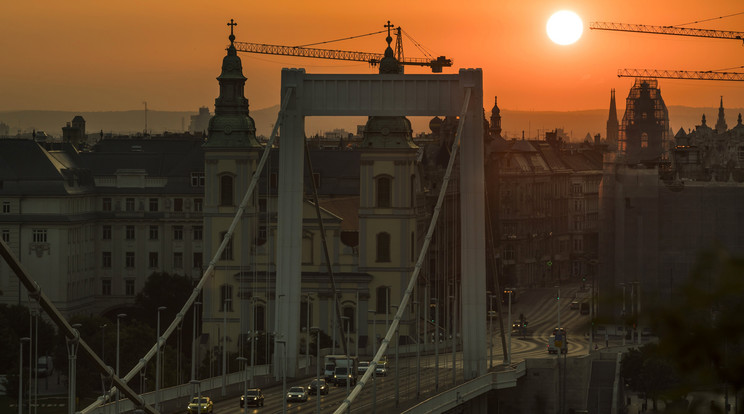Hajnali Budapest / Fotó: MTI Balogh Zoltán