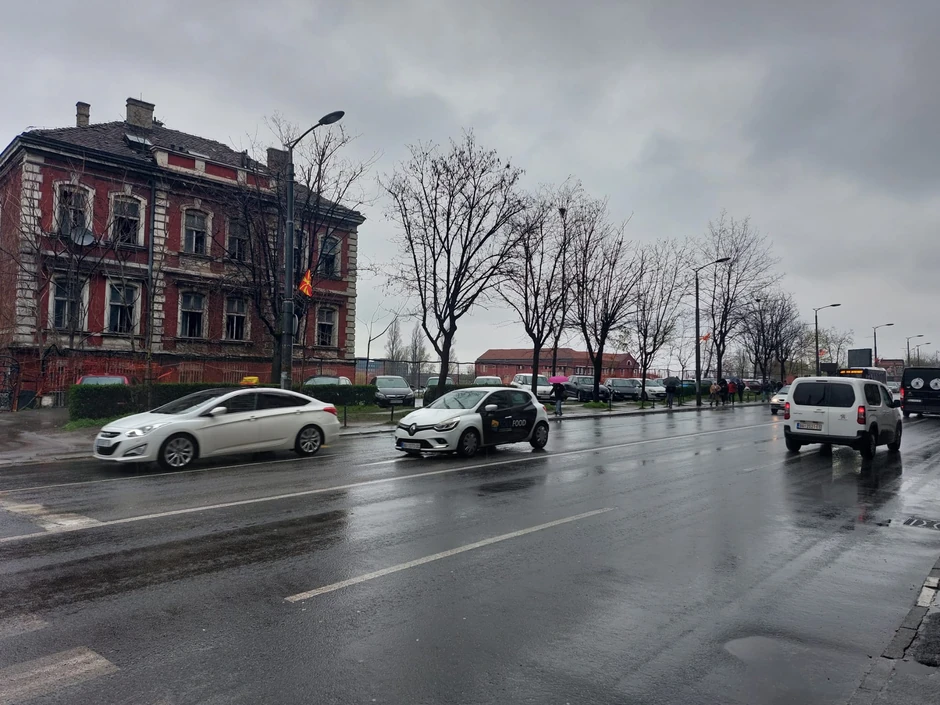 Bulevar despota Stefana, mesto gde je gradski autobus na liniji 16 naglo ukočio