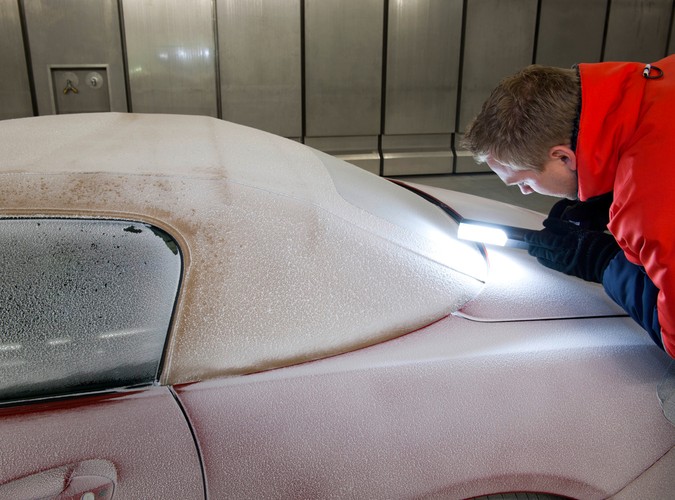 Mercedes ujawnił zdjęcia z testów SLS-a w wersji roadster...