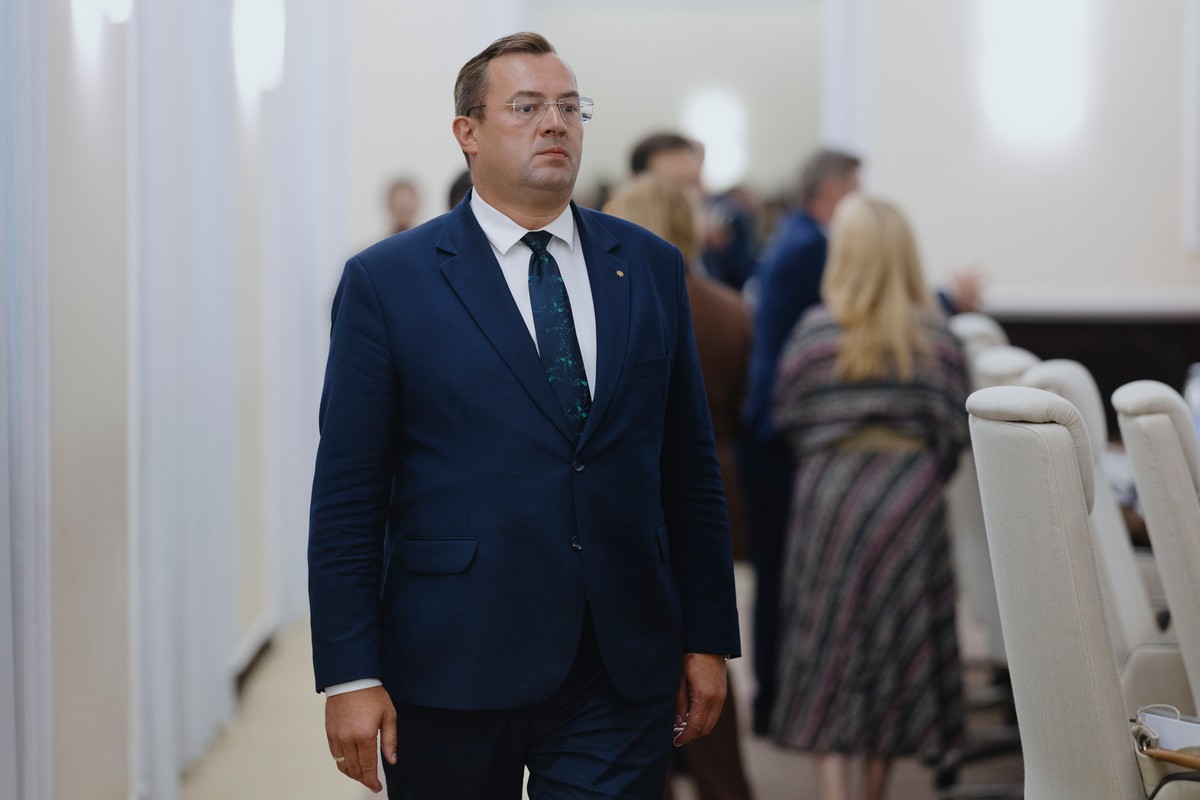 Dzwonek alarmowy dla ministra Stefana Krajewskiego. "Nikt nie będzie go niańczył" [ANALIZA]