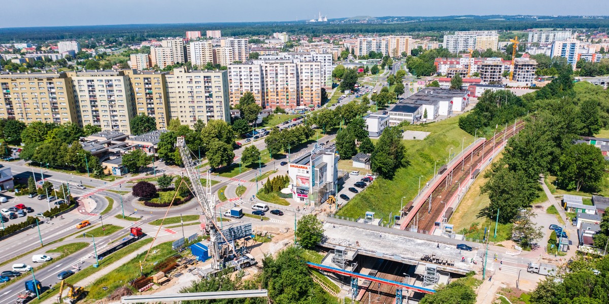 Rozbiórka wiaduktu w Tychach przy ulicy Grota-Roweckiego. 