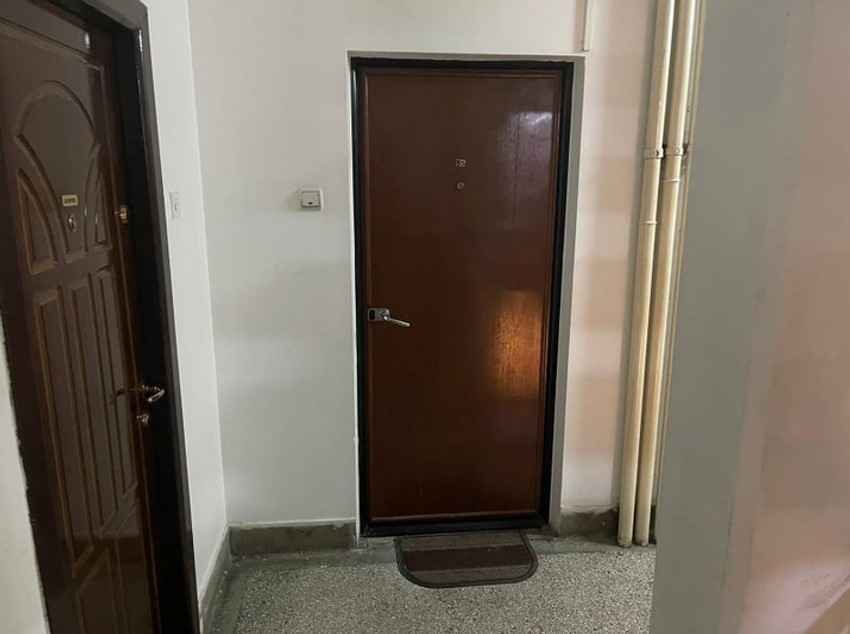 Očišćena krv ispred ulaza Ivana Marinkovića i Jelene Ilić