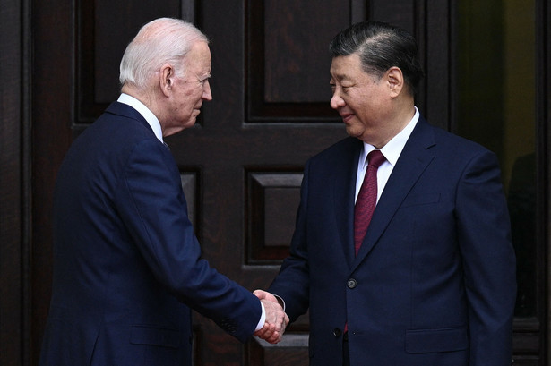 rezydent USA Joe Biden odbył rozmowę telefoniczną z przywódcą Chin Xi Jinpingiem - podał Biały Dom