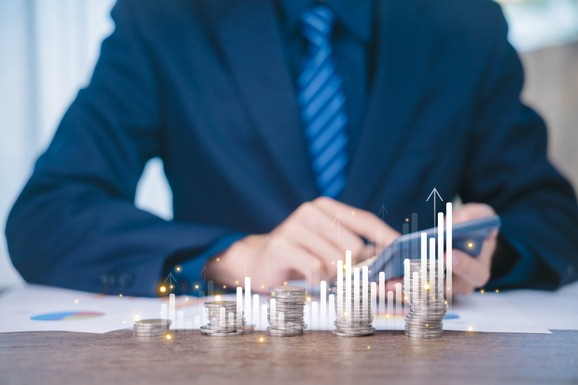Da li vaš penzioni fond finansira veštačku inteligenciju? Stručnjaci otkrivaju kako se rizik skriva u "sigurnim" ulaganjima