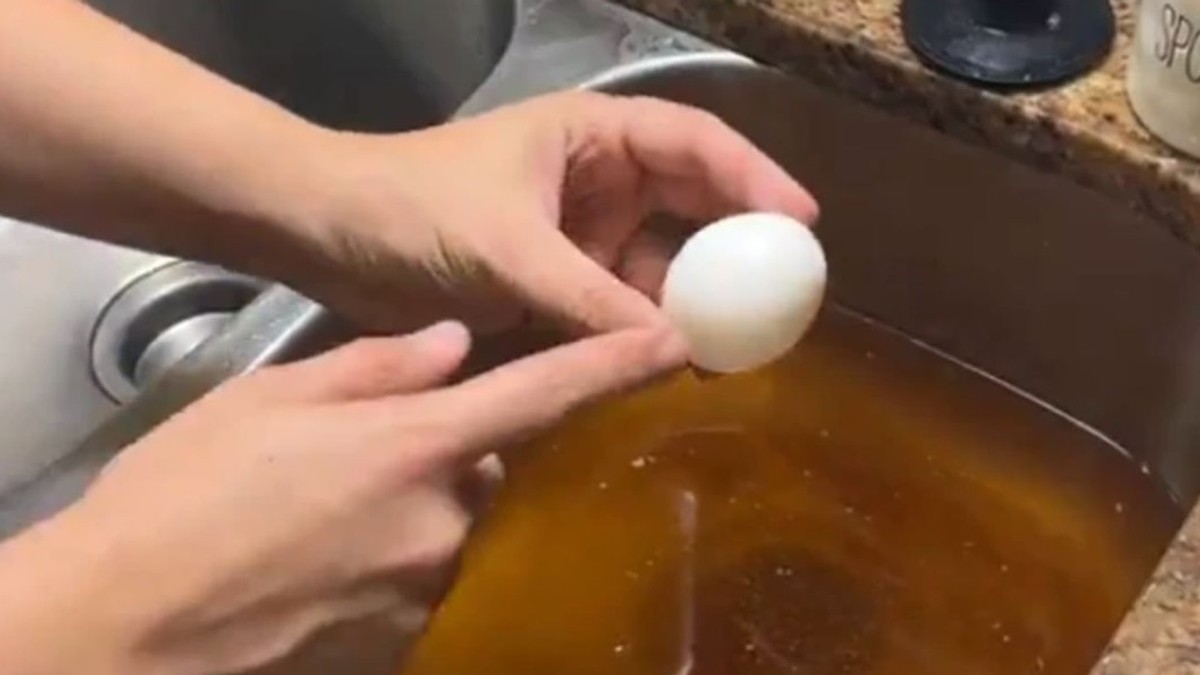 Ovo je NAJBRIŽI trik za odčepljivanje odvoda: Potrebna su vam četiri sastojka iz kuhinje i nekoliko MINUTA  Kép