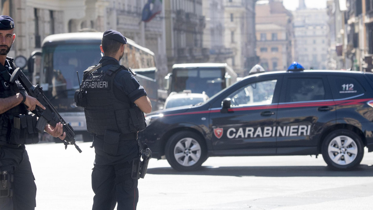Siedmiu ciemnoskórych imigrantów zostało rannych w centrum miasta Macerata w regionie Marche w środkowych Włoszech, gdy ogień do nich otworzył 28-letni Włoch - podały miejscowe media. Sprawca strzelaniny został zatrzymany.
