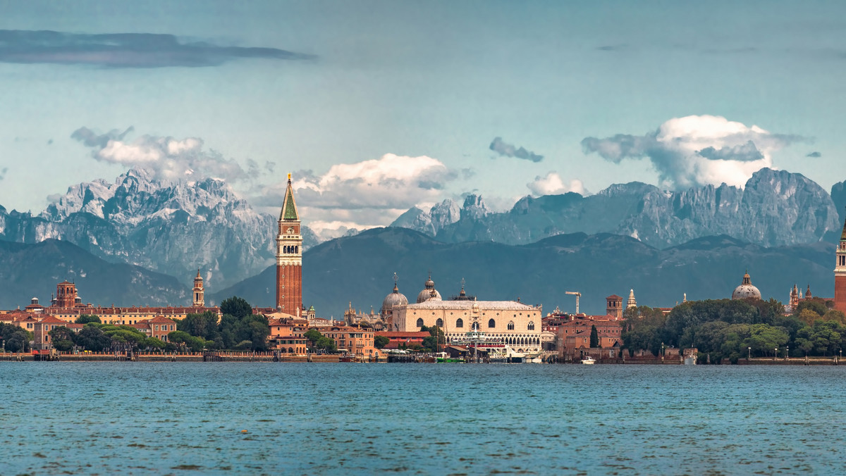 Wenecja i Dolomity. Wyjątkowe zjawisko uchwycone na zdjęciu 