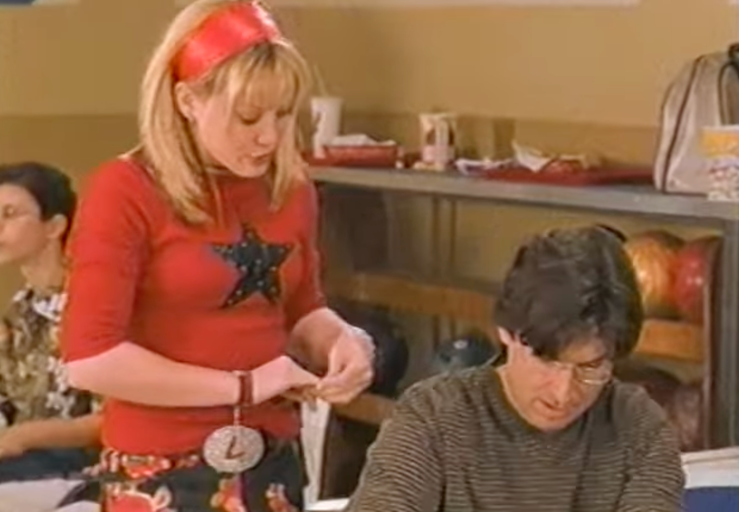 Robert Carradine ako Sam McGuire.